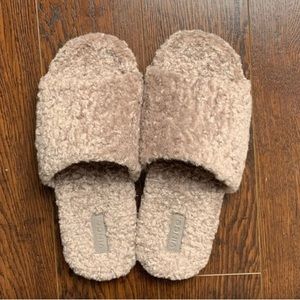 Vince Slides Slippers. Soft & cozy.